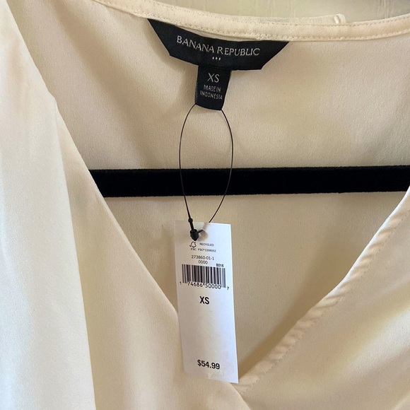 NWT Cream One Shoulder Flowy Top - Picture 2 of 3